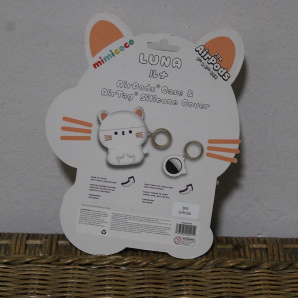 mimicoco AirPods Pro. Luna. 2 in 1 bundle. Silicone cover for Air Tag. - Picture 4 of 5